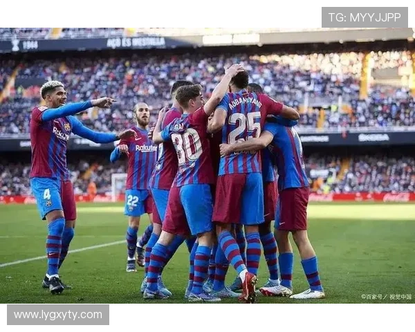 巴萨客战赫罗纳大名单：莱万领衔，16岁小将吉列入选