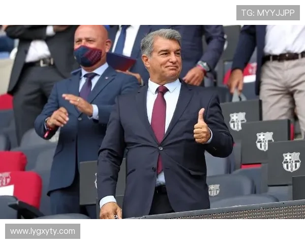 切费林携老佛爷观皇马拜仁 切费林携老佛爷观皇马拜仁