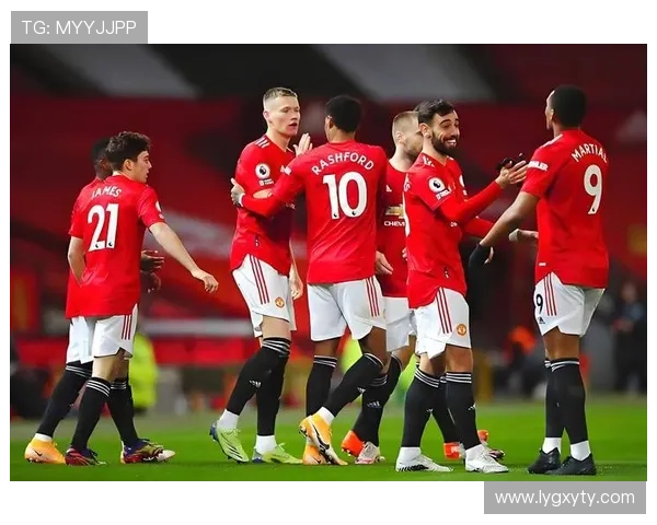 十人曼联主场爆冷负利兹 中卫染红成焦点 十人曼联主场爆冷负利兹 中卫染红成焦点